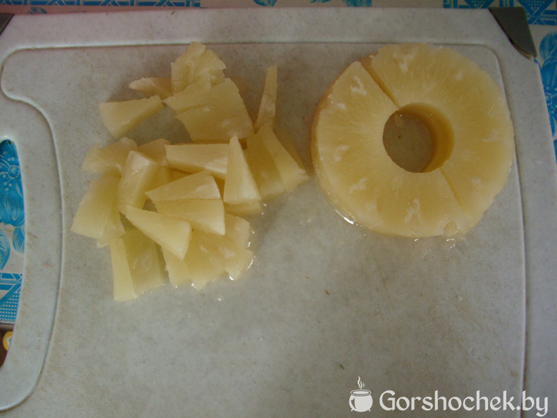 Курица по–гавайски ананасы порезать кусочками